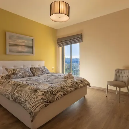 Daire 3br Luxury Portomaso Marina